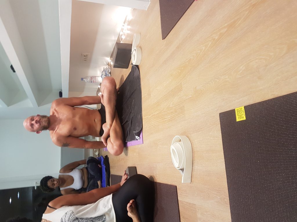 studio hot yoga ivry - paris - cours de yoga - centre yoga