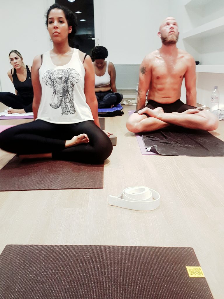 studio hot yoga ivry - paris - cours de yoga - centre yoga
